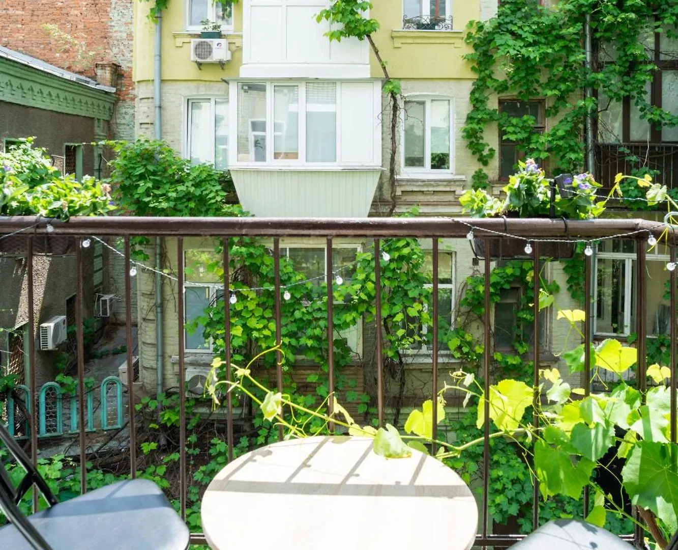 New Mezhygirska Str, Apartments In Historical Parts, Podil Kyiv