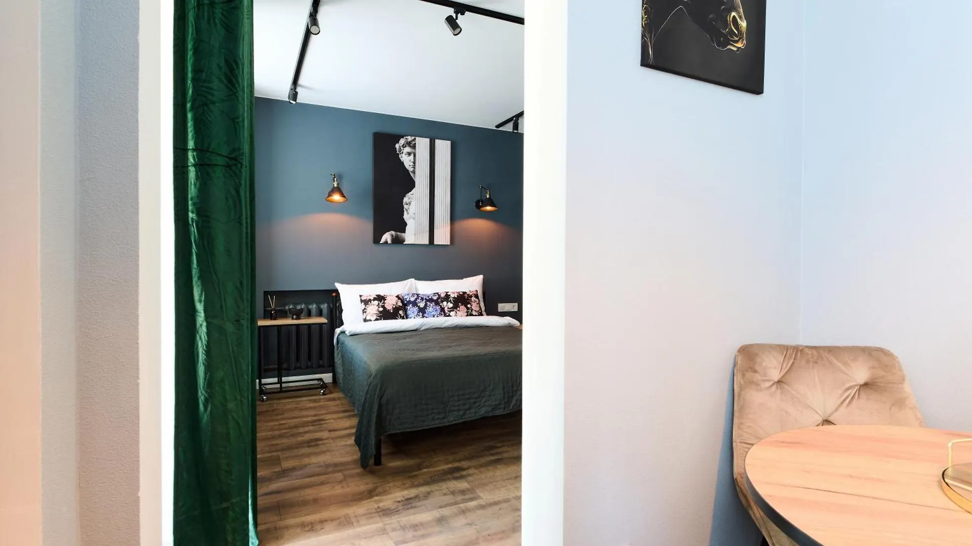 New Mezhygirska Str, Apartments In Historical Parts, Podil Kyiv