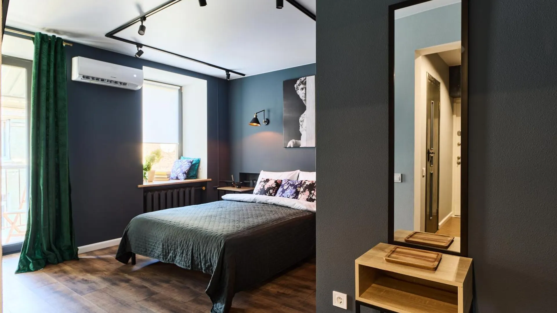 Aparthotel New Mezhygirska Str, Apartments In Historical Parts, Podil Kyiv