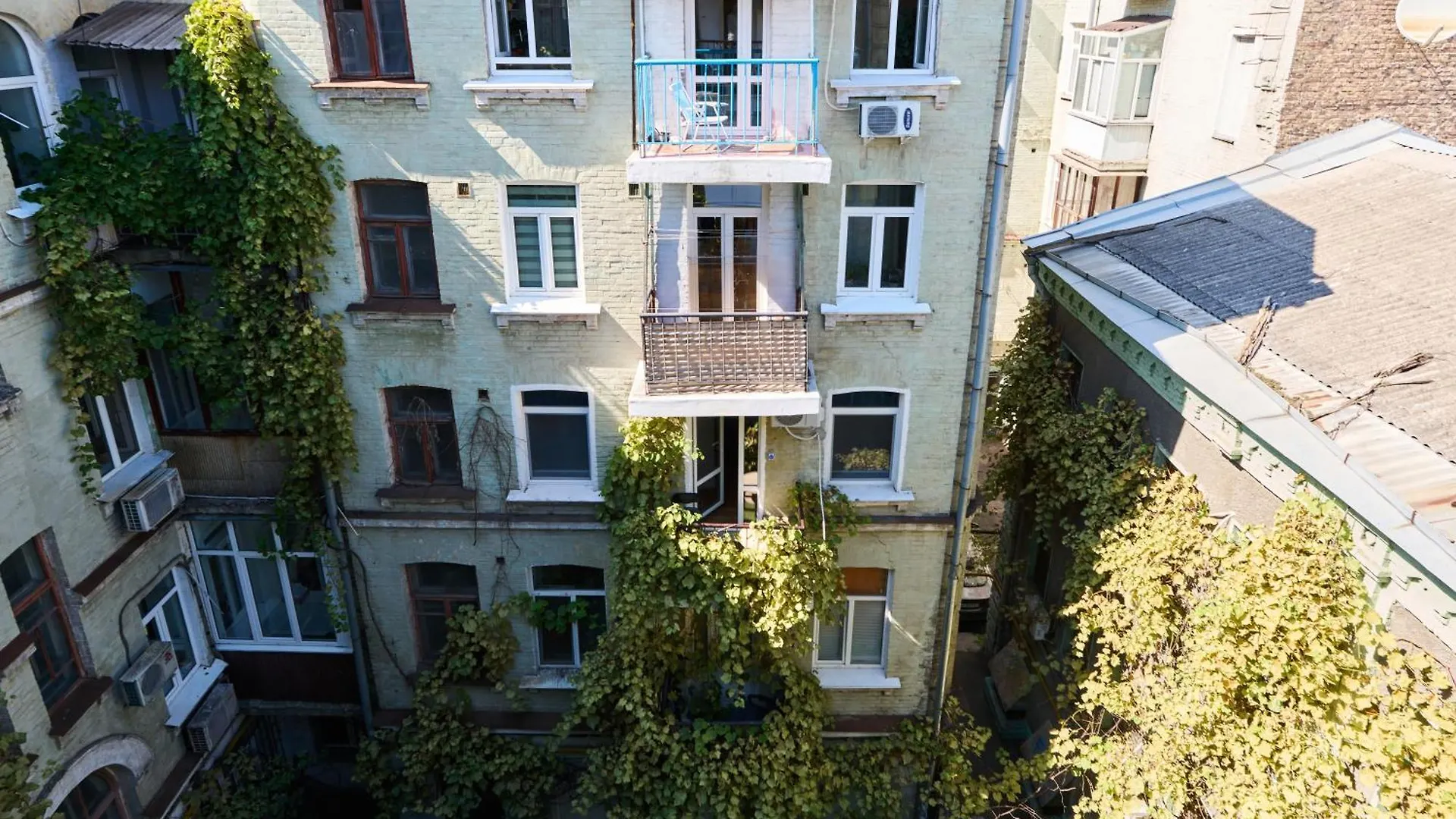 Aparthotel New Mezhygirska Str, Apartments In Historical Parts, Podil Kyiv
